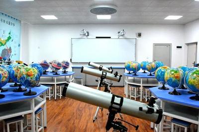 科技感十足！一起揭开广元中学实验室的神秘面纱